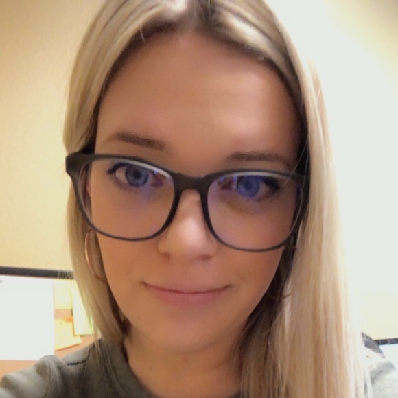 Meet your Posher, Staci - Picture 1 of 1